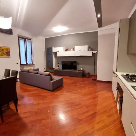 La Casa Di Cris - Milano, Appartamento Zona Sempione Bagian luar foto