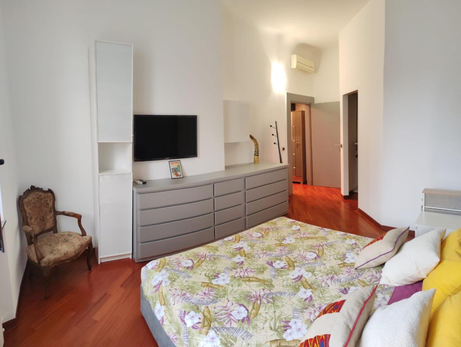 La Casa Di Cris - Milano, Appartamento Zona Sempione Bagian luar foto