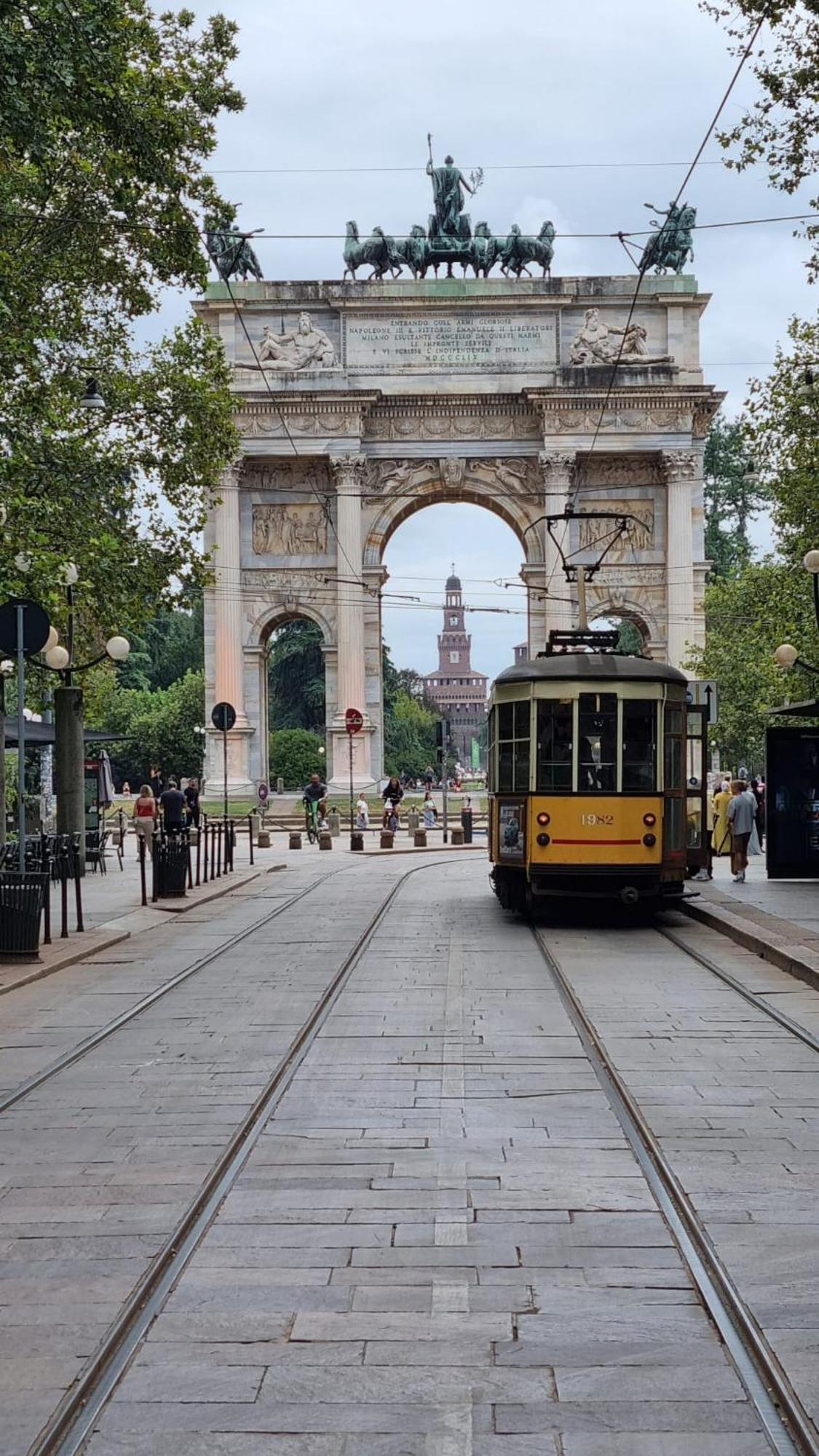 La Casa Di Cris - Milano, Appartamento Zona Sempione Bagian luar foto
